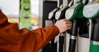 Bonus benzina 2026: allo studio sconti da 100 e 200 euro per famiglie e lavoratori