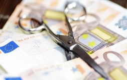 Bonus bebè solo per il primo anno e dimezzato dal 2019