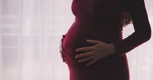 Assegno unico 2022, quando possono presentare domanda le donne in gravidanza? Risponde l'INPS 