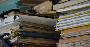 Conseguenze accertative e preclusioni probatorie in caso di omessa risposta a questionario