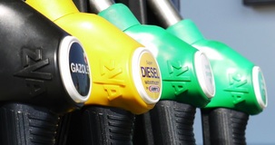 Accise sulla benzina, spazi stretti per la riduzione: per il MEF la leva fiscale potrebbe non bastare