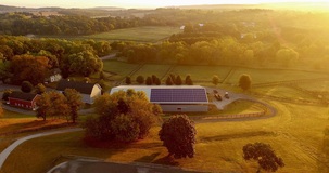 Imprese agricole, domanda al via per il bando Agrisolare: 1,5 miliardi per il fotovoltaico
