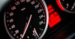Abolizione superbollo auto, l'ipotesi nella delega fiscale. Salvini: “cancellare una tassa odiosa”