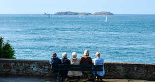 Riduzione IMU 2025: come funziona per i pensionati residenti all'estero