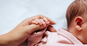 Congedo parentale: nel 2024 due mesi retribuiti all'80 per cento