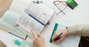 Bonus 1.000 euro per studenti e studentesse: in arrivo 3.000 borse di studio per l'Erasmus italiano