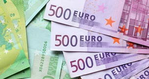 Bancari: c'è il rinnovo del contratto, 435 euro in più in busta paga e orario ridotto 