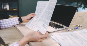 Bonus assunzione giovani: dal 2024 si torna all'esonero per under 30, come funziona lo sgravio 