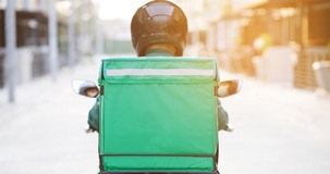 Lavoro su piattaforme digitali: approvate le nuove regole, maggiori tutele per i rider
