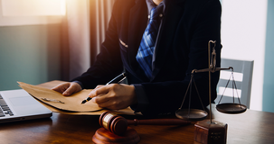 Pregiudizialità in caso di avviso alla società e ai soci