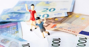 Bonus mamme dipendenti pubbliche: importo e arretrati in pagamento da maggio 