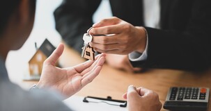 Spese dell'agenzia immobiliare, come funziona la detrazione nel modello 730/2025