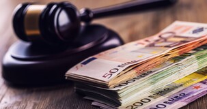 Nullo l'avviso di accertamento IVA notificato al socio accomandante