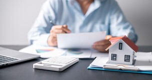 Interessi passivi sui mutuo: detrazione anche con il trasferimento all'estero per lavoro
