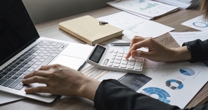 Onere della prova e distribuzione utili extracontabili di società a ristretta base azionaria