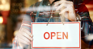 Artigiani e commercianti: riduzione contributi INPS per i forfettari a staffetta dal 2025