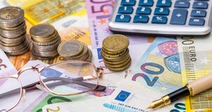 La sanzione per omessa esecuzione delle ritenute assorbe quella per l'omesso versamento