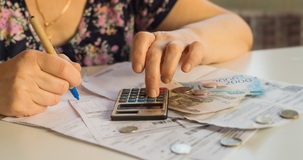 Bonus bollette, quando arriva lo sconto su luce e gas? Rischio tempi lunghi per riceverlo