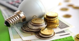 Bonus 200 euro sulle bollette, pagamento dal 1° aprile ma non per tutti