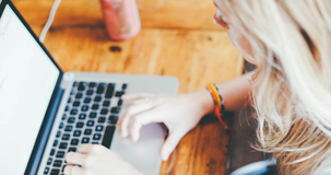Reddito di libertà: nuove domande al via, ma dall'INPS nessuna notizia sui fondi disponibili