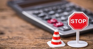 Assegno di inclusione: primo stop al pagamento