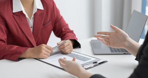 Perché le donne non lavorano? Più di una su tre per la cura della famiglia