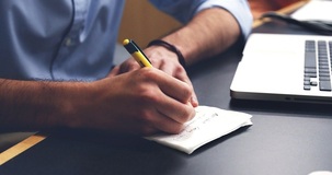 Cessione delle quote effettuata dal commercialista: come funziona