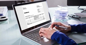 Fattura elettronica: illecito l'addebito del costo di emissione al cliente