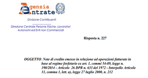 Regime forfettario, note di variazione senza IVA 