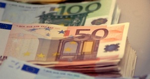 I prelevamenti si presumono ricavi “in nero” solo per l'imprenditore