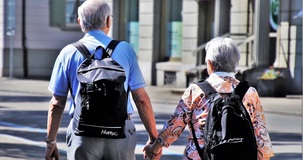 Pensioni, quota 100: gli esclusi dovranno lavorare 5 o 6 anni in più