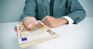 Tredicesima collaboratori domestici: importo, calcolo ed esempio 