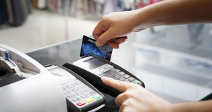 Scontrino elettronico, esonero per i pagamenti bancomat