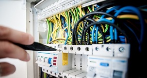 Riduzione bollette elettriche per piccole attività commerciali da maggio 2020