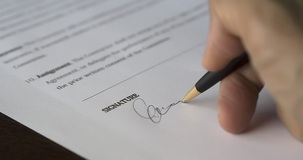 Proroga e rinnovo contratto a termine senza causale fino al 30 agosto