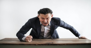 Bossing: cos'è, cosa fare e come difendersi