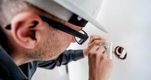 Bonus Sud, riduzione 30% contributi decreto Agosto: anche per dipendenti già assunti