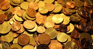 I redditi familiari troppo esigui legittimano l'accertamento induttivo
