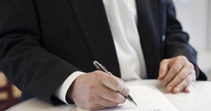 Sottoscrizione dell'avviso di accertamento: la delega è valida anche senza il nome del delegato