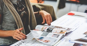Legge di Bilancio 2021, bonus abbonamento ai giornali: fino a 100 euro in più sul voucher PC