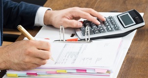 Fatture 2020 ricevute nel 2021: regole per detrazione IVA e deduzione costo