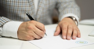 Rinnovo contratto dipendenti pubblici, Funzioni centrali: aumenti in busta paga nel 2021?
