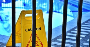 Contributi a fondo perduto per le attività chiuse, 140 milioni in arrivo dal MISE