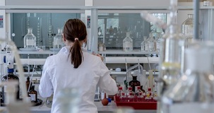 Iva ridotta per la ricerca UE: aliquota al 5 per cento su reagenti e apparecchiature diagnostiche 