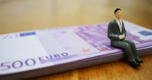 Transfer pricing interno, lo scostamento dal valore normale è un mero indizio 