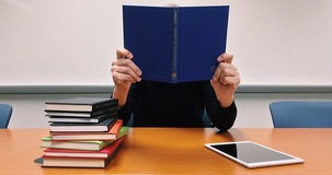Scuola, contratti dei docenti assunti per l'emergenza Covid verso la proroga fino a giugno 2022