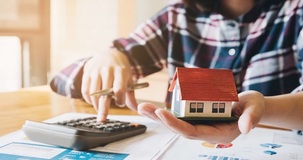 IMU coniugi con residenza in comuni diversi: verso l'esenzione a scelta. Novità nel DL Fiscale 2022