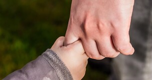 Bonus genitori separati o divorziati, in arrivo con la conversione del Decreto fiscale: fino a 800 euro