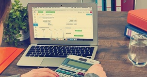 Rinviata alle Sezioni Unite la questione della motivazione sugli interessi delle cartelle di pagamento 