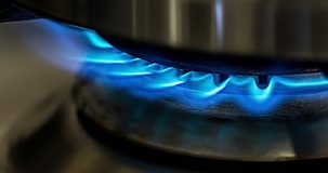 Bonus bollette 2022, pagamento a rate e non solo: le novità contro l'aumento di luce e gas